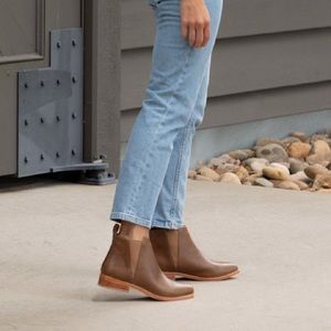 Nisolo Everyday Chelsea Brown Leather Boots